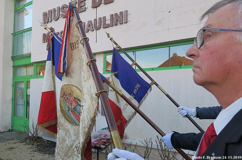 Les drapeaux en berne