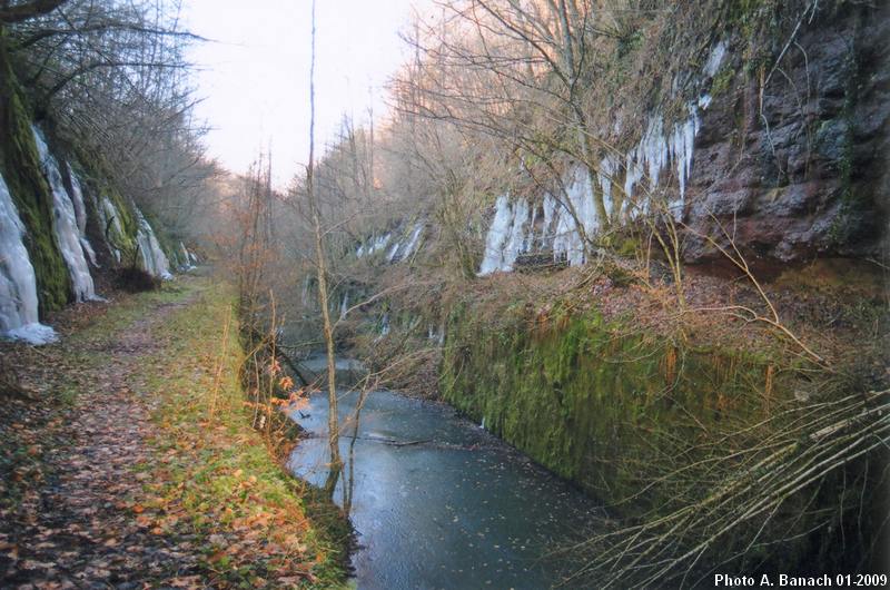 Le chenal à la sortie du tunnel