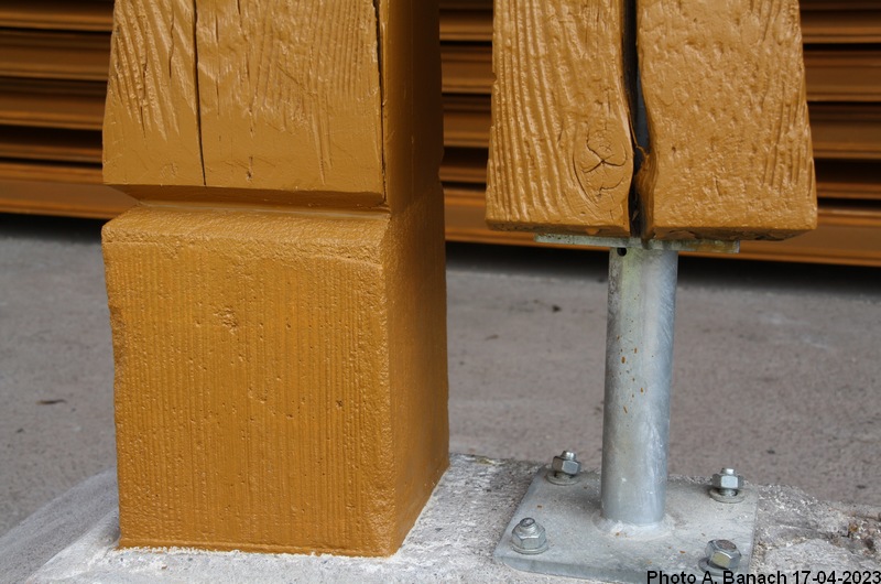 Test habillage pied de poteaux