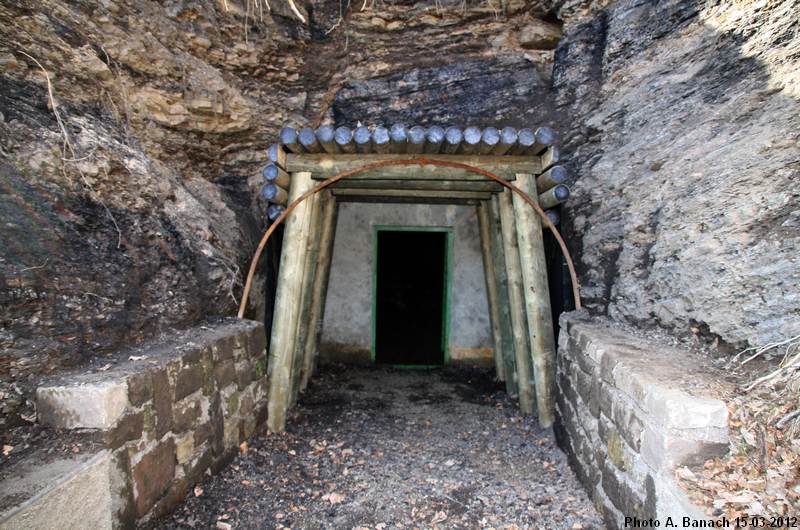 Le boisage devant l'entrée