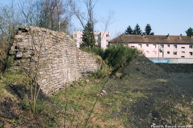 Le mur et la Cité Germinal