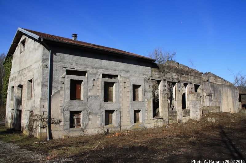 Les vestiges des bâtiments