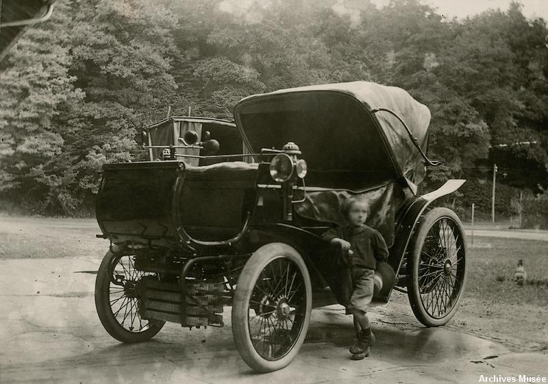 Une Peugeot Victoria