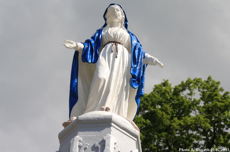 La statue de la Vierge restaurée