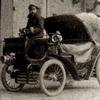 La première voiture et son chauffeur