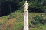 Une statue de la Vierge