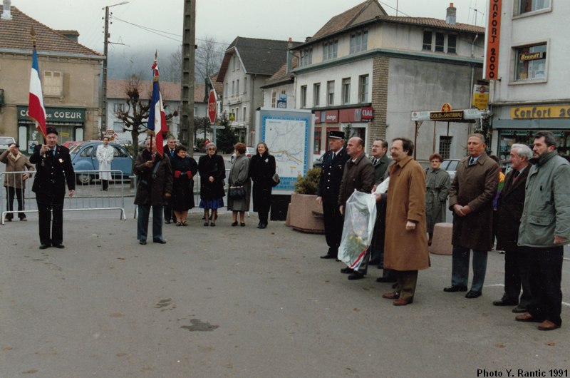 Dépôt de gerbe au monument 14/18