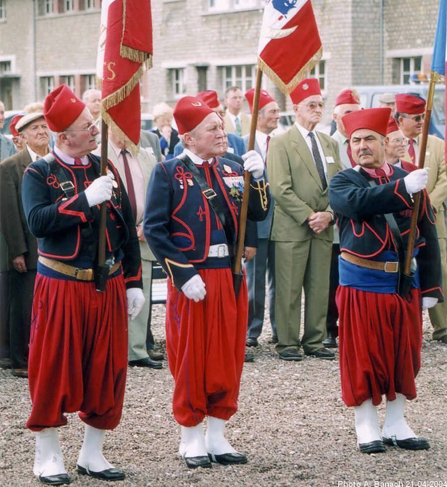 Des anciens zouaves