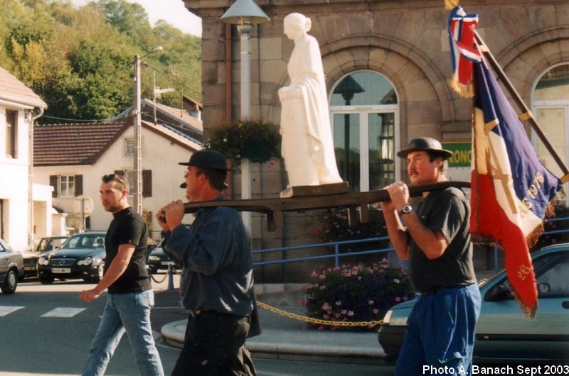 La Sainte Barbe devant la Mairie