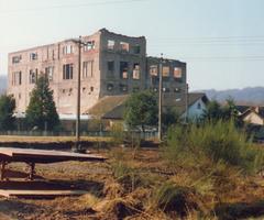 La centrale à proximité des maisons