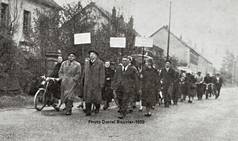 Défilés dans les rues en 1959