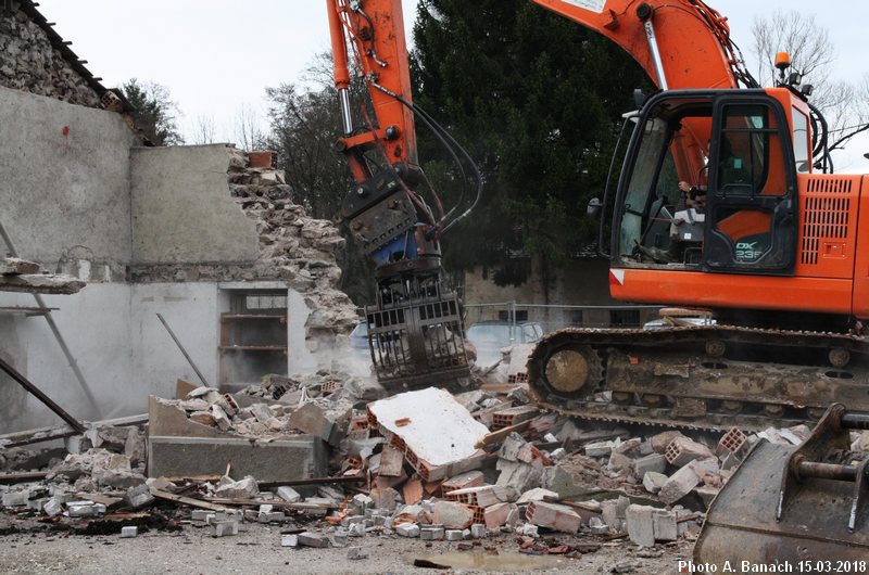 Destruction garages