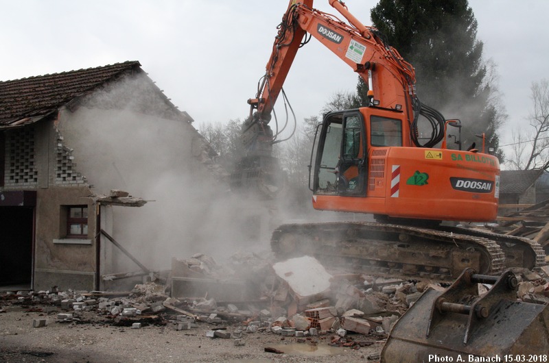 Destruction garages