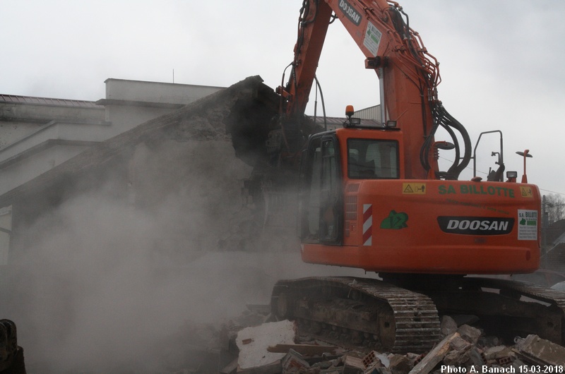 Destruction garages