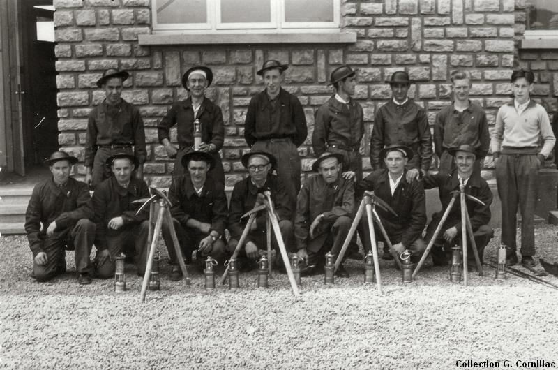 Un groupe de mineurs le 21 juin 1953