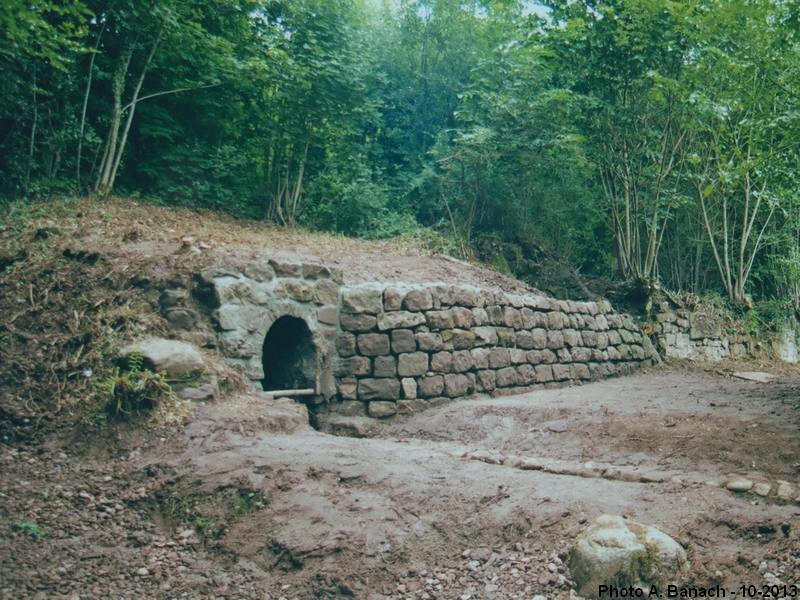 La fontaine sur la colline