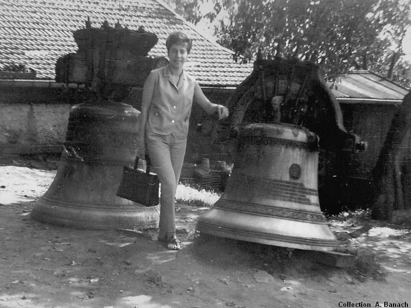 Les cloches à terre