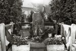 Stèle en 1984