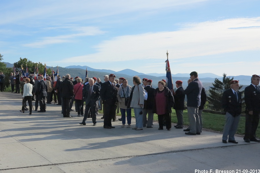 Des participants bérets rouges