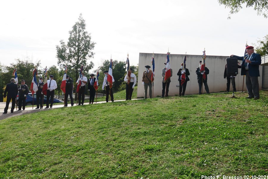 Des porte-drapeaux