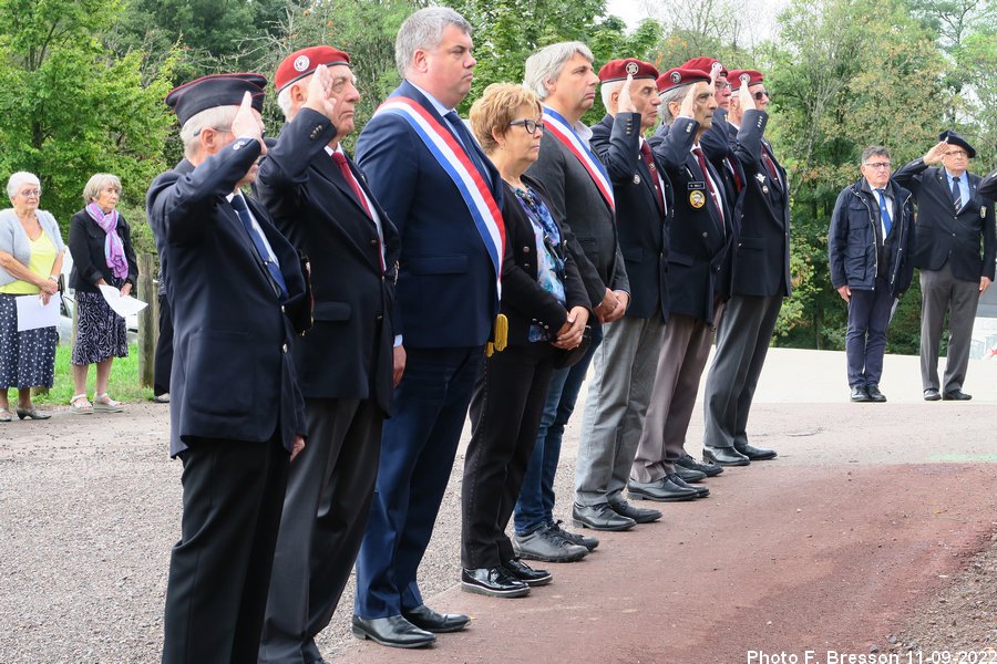 Salut des autorités